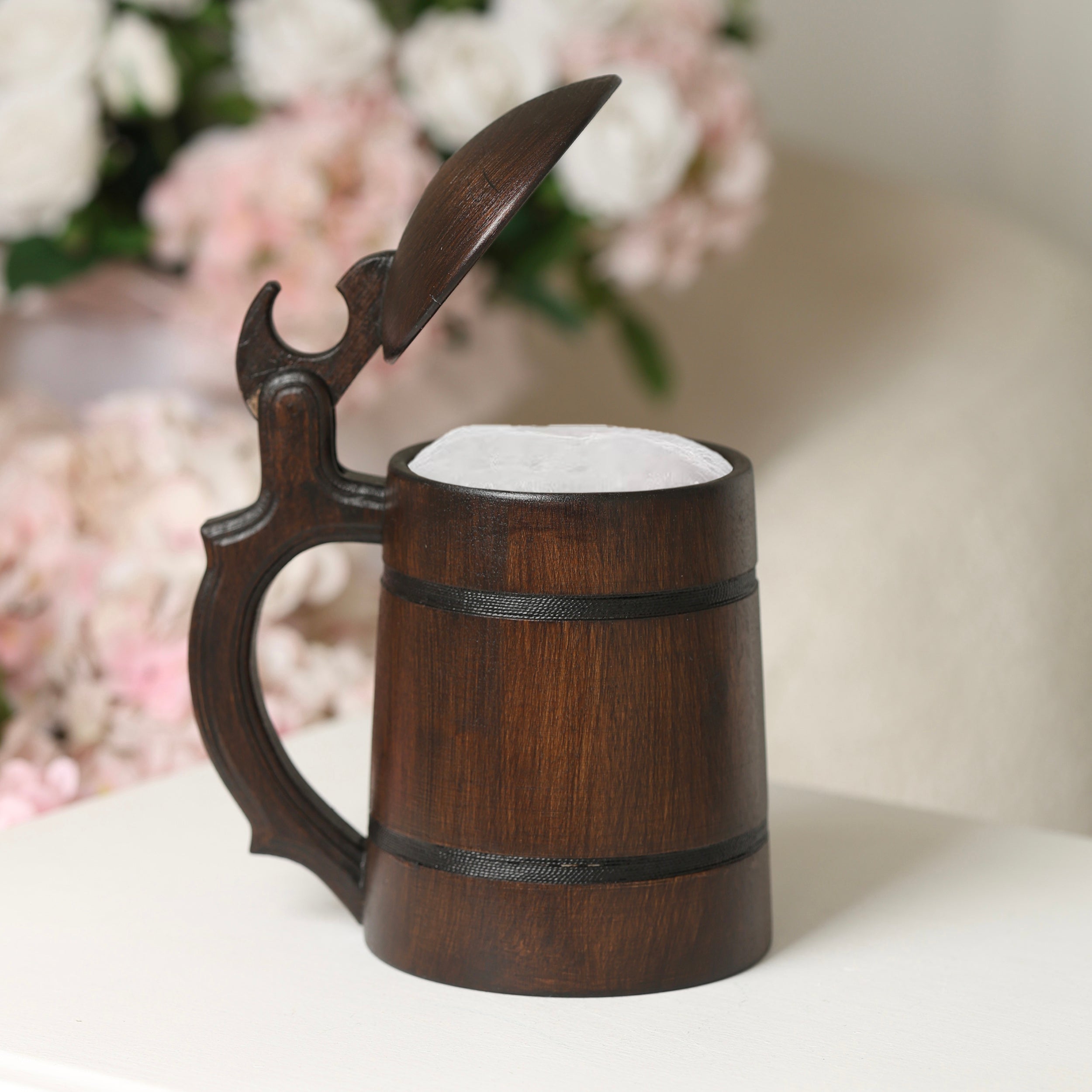 Personalized Oak Beer Mug with Lid, Custom Groomsman Gift, Wooden Tankard 500ml