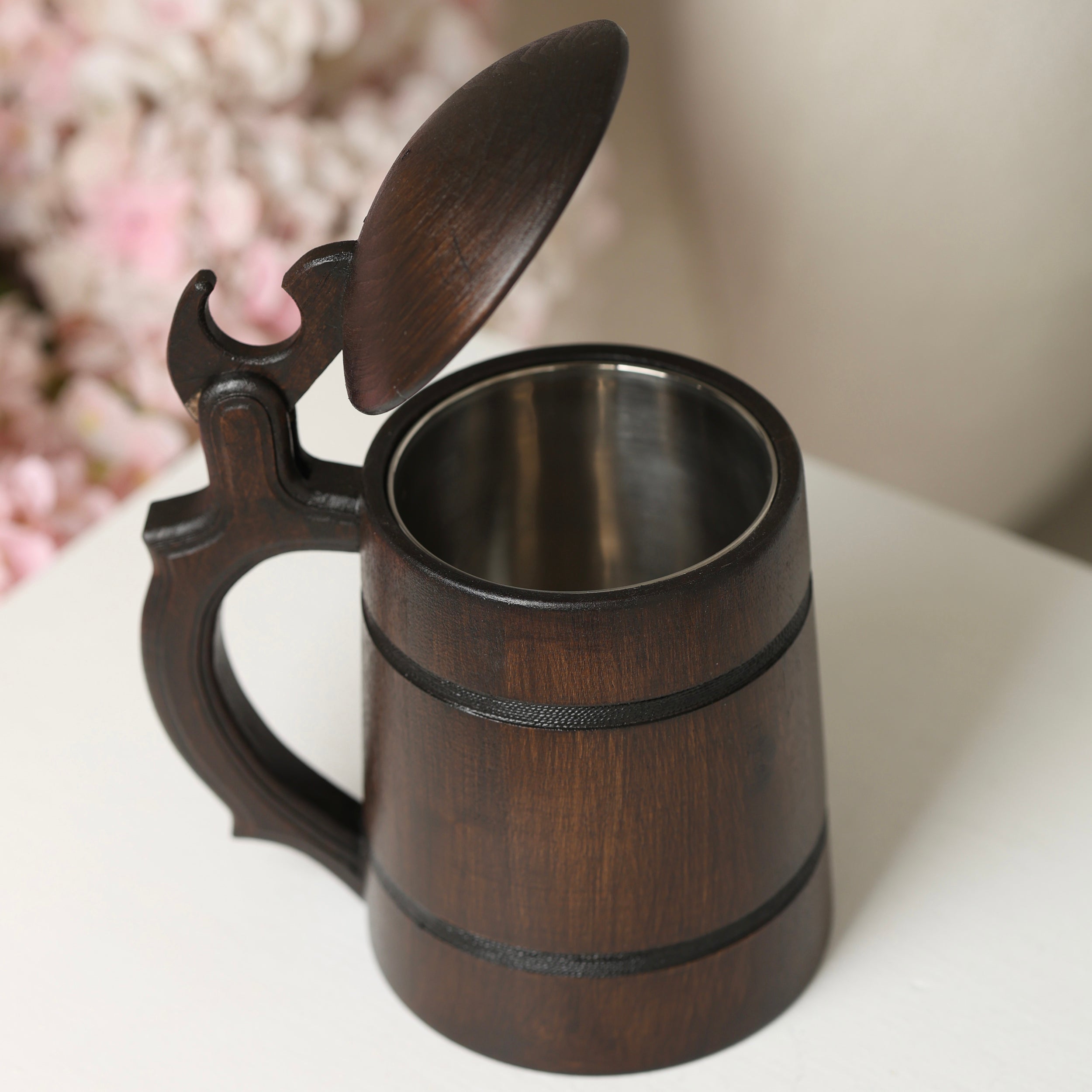Personalized Oak Beer Mug with Lid, Custom Groomsman Gift, Wooden Tankard 500ml
