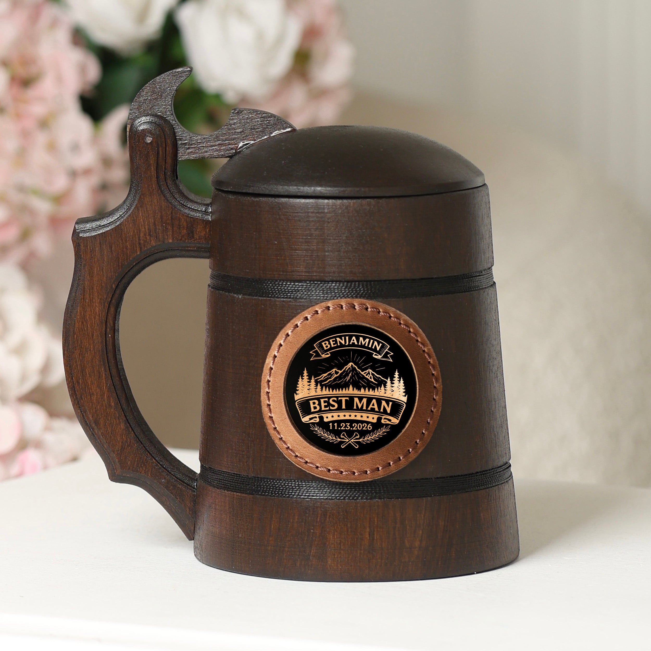 Personalized Oak Beer Mug with Lid, Custom Groomsman Gift, Wooden Tankard 500ml